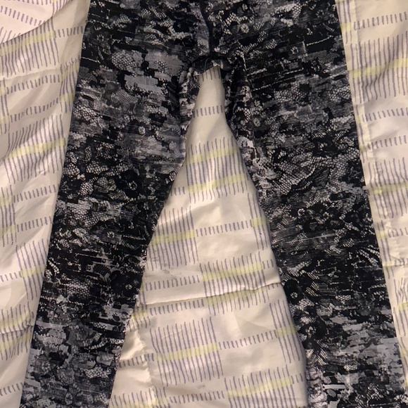Lululemon leggings - Picture 2 of 4